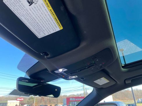 Used 2024 Audi Q3 2.0T Premium image 24