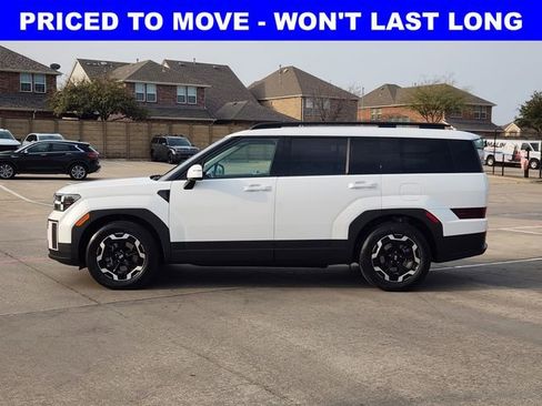 Used 2025 Hyundai Santa Fe SEL FWD image 12