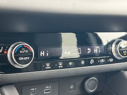 New 2025 Mitsubishi Outlander SE image 22