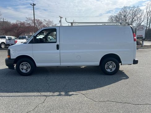 Used 2017 Chevrolet Express 2500 image 6
