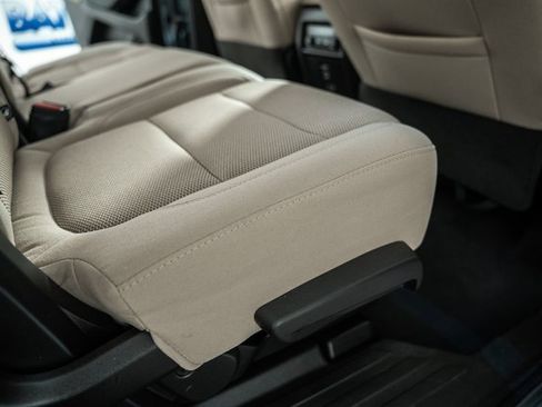 Used 2023 Chevrolet Traverse LS image 29