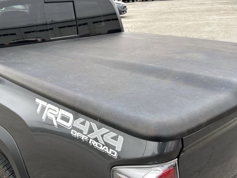 Used 2021 Toyota Tacoma TRD Off-Road w/ TRD Premium Off Road Package image 4