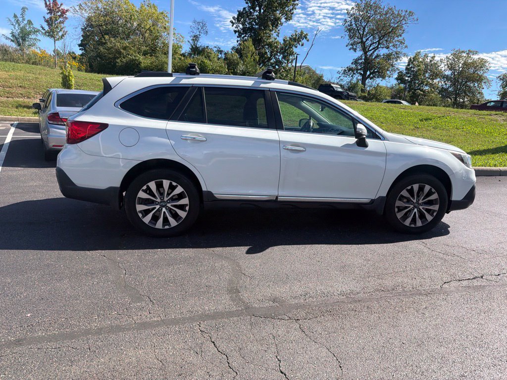 Used 2019 Subaru Outback 2.5i Touring w/ Popular Package #3A AWD/4WD image 7