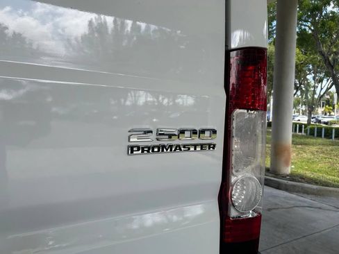 Used 2025 RAM ProMaster 2500 w/ Convenience Group FWD image 16
