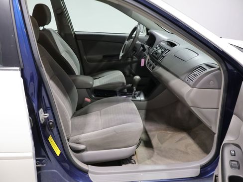 Used 2005 Toyota Camry LE FWD image 21
