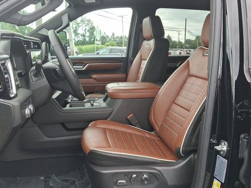 New 2025 GMC Sierra 2500 Denali Ultimate AWD/4WD image 7