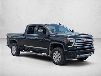 Used 2024 Chevrolet Silverado 2500 High Country AWD/4WD video 3