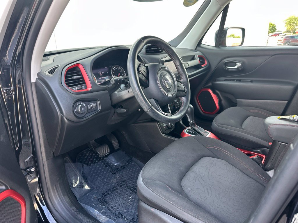 Used 2022 Jeep Renegade Trailhawk AWD/4WD image 14