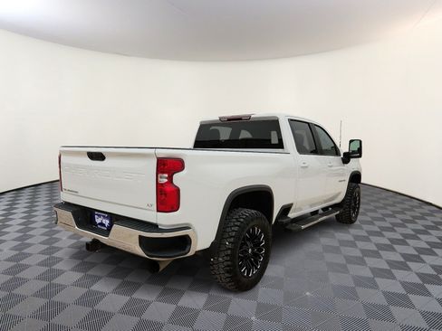 Used 2025 Chevrolet Silverado 2500 LT AWD/4WD image 4