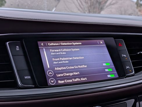 Used 2020 Buick Enclave Avenir w/ Avenir Technology Package image 22