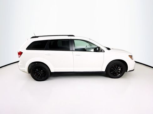 Used 2020 Dodge Journey SE w/ SE Popular Equipment Group image 2