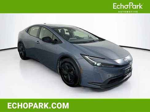Used 2024 Toyota Prius LE FWD image 1