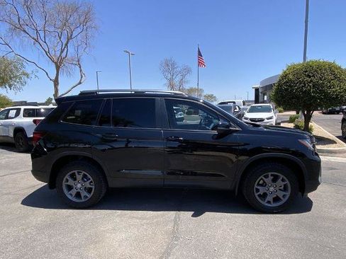 Used 2025 Honda Passport TrailSport image 2