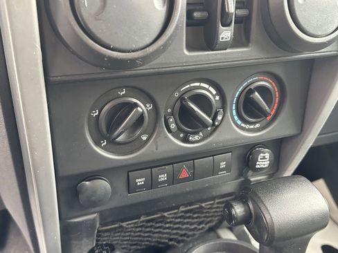 Used 2009 Jeep Wrangler Unlimited Rubicon w/ Trailer Tow Group image 23