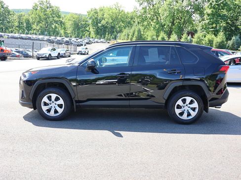 Used 2021 Toyota RAV4 LE AWD/4WD image 4