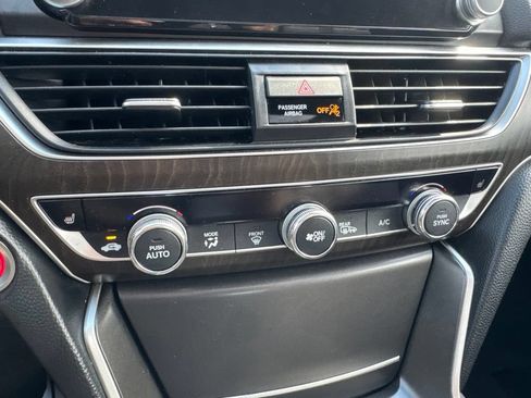 Used 2019 Honda Accord EX image 19
