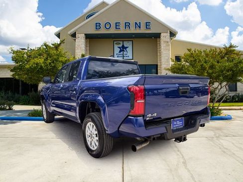 Used 2025 Toyota Tacoma SR5 AWD/4WD image 3