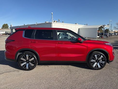 New 2026 Mitsubishi Outlander SE image 8