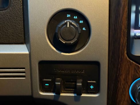 Used 2013 Ford F150 Lariat w/ Luxury Equipment Group image 24