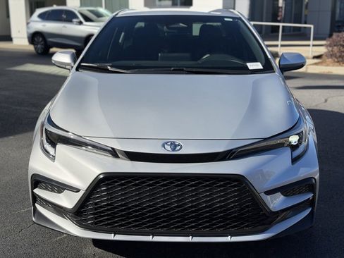 Used 2023 Toyota Corolla SE image 3