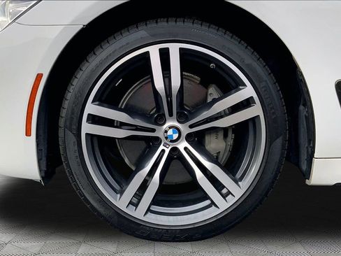 Used 2019 BMW 740i w/ Executive Package image 22