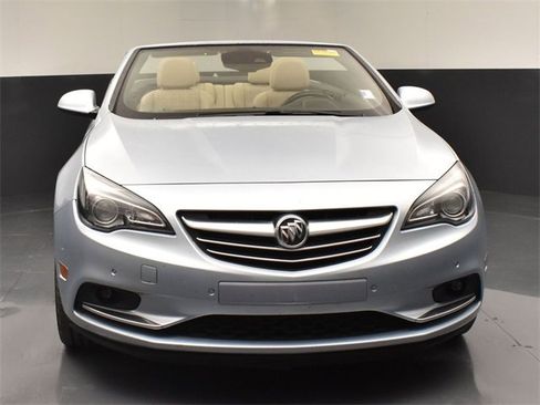 Used 2018 Buick Cascada Premium image 3