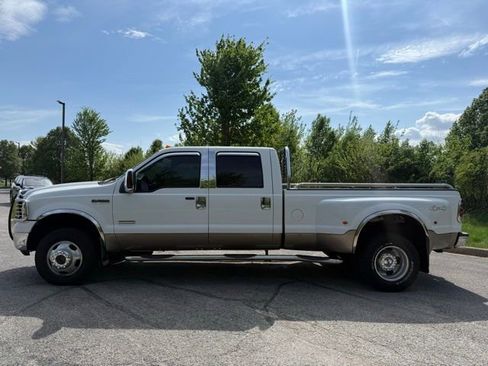 Used 2006 Ford F350 4x4 Crew Cab DRW Super Duty image 3