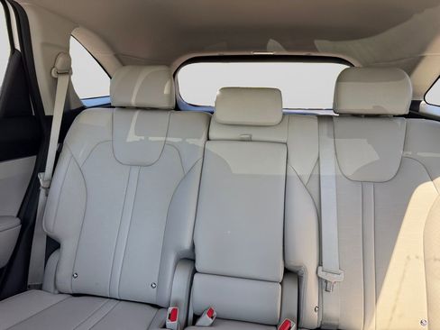 Certified 2025 Kia Sorento S AWD/4WD image 16