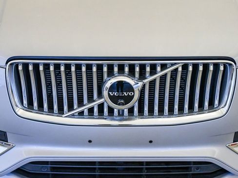 Used 2023 Volvo XC90 B6 Plus w/ Protection Package Premier image 8