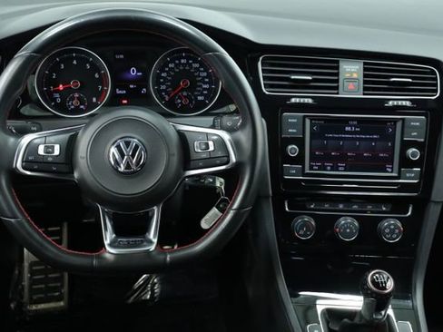 Used 2019 Volkswagen Golf 4-Door image 12