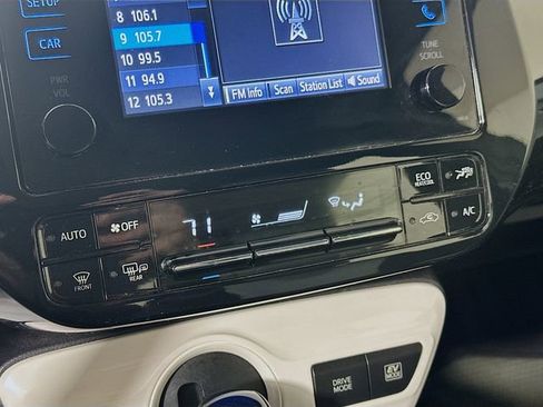 Used 2018 Toyota Prius Four Touring image 16