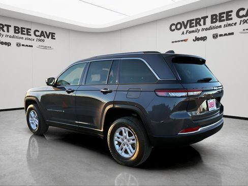 Used 2022 Jeep Grand Cherokee Laredo w/ Luxury Tech Group I image 6
