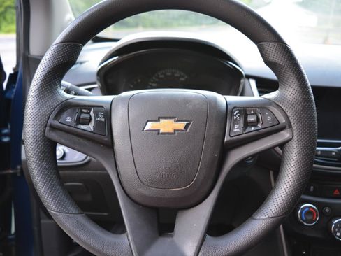 Used 2020 Chevrolet Trax LT FWD image 21