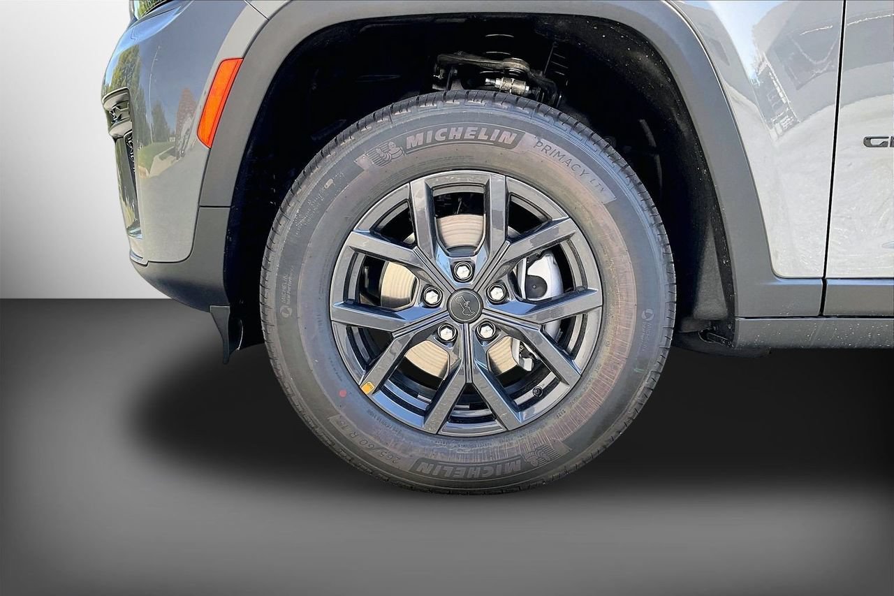 New 2027 Jeep Grand Cherokee Altitude AWD/4WD image 28