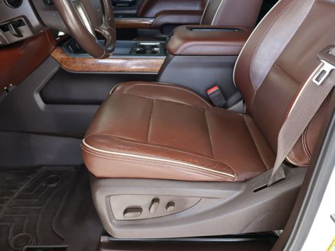 Used 2017 Chevrolet Silverado 2500 High Country w/ Duramax Plus Package image 13