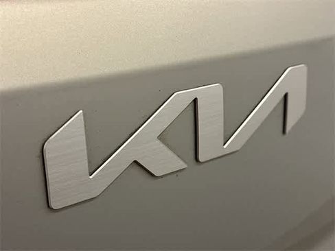 Used 2025 Kia Carnival SX image 20