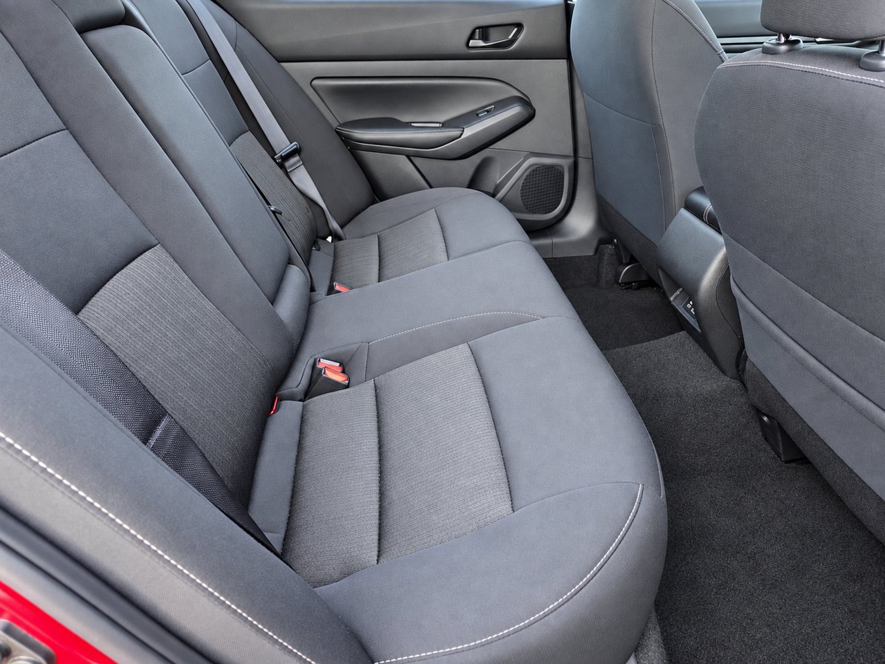 Used 2025 Nissan Altima 2.5 SV FWD image 28