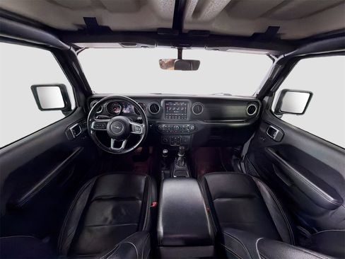 Used 2018 Jeep Wrangler Unlimited Sahara image 9