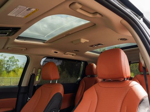 New 2026 Kia Carnival SX Prestige image 17