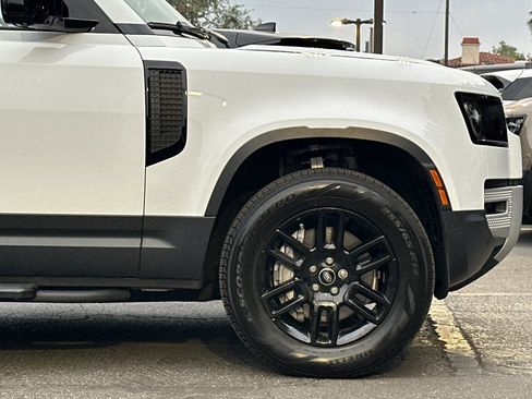 Used 2025 Land Rover Defender 110 S image 36