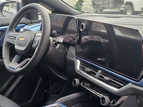 New 2026 Chevrolet Equinox EV LT image 10