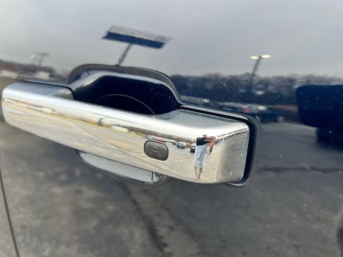 Used 2022 Ford F150 XLT w/ Equipment Group 302A High image 11