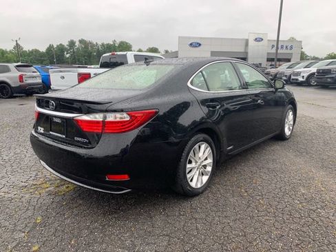 Used 2014 Lexus ES 300h w/ Luxury Package w/Bamboo Trim FWD image 9