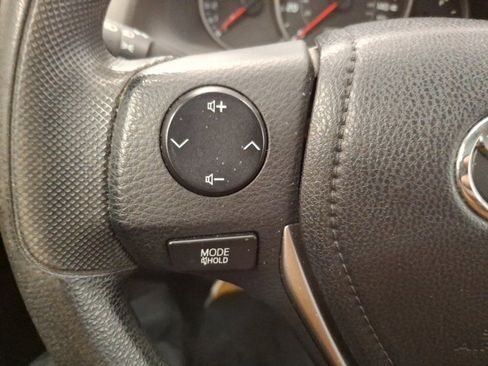 Used 2016 Toyota RAV4 LE image 18