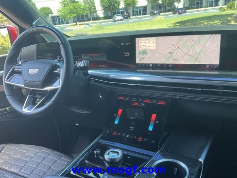 Used 2025 Cadillac Escalade V AWD/4WD image 6