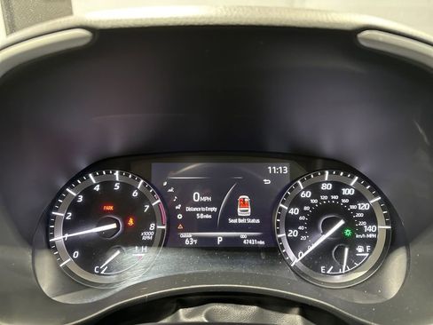 Certified 2021 Toyota Highlander XLE AWD/4WD image 10