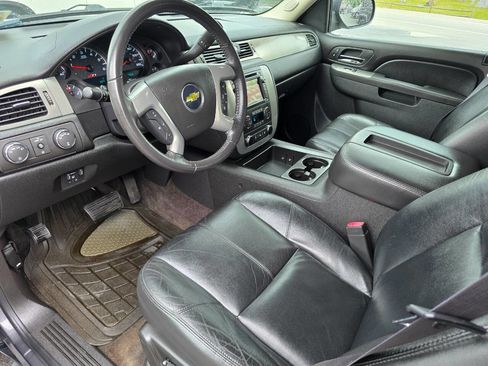 Used 2011 Chevrolet Avalanche LT w/ Luxury Package AWD/4WD image 15