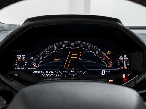 Used 2023 Lamborghini Huracan Tecnica RWD image 16