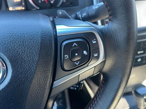 Used 2016 Toyota Camry SE image 12
