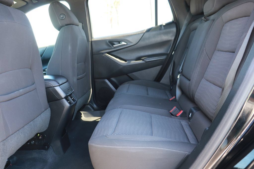 Used 2026 Chevrolet Equinox LT FWD image 13